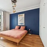 Charming And Cosy Apartment In Paris Center