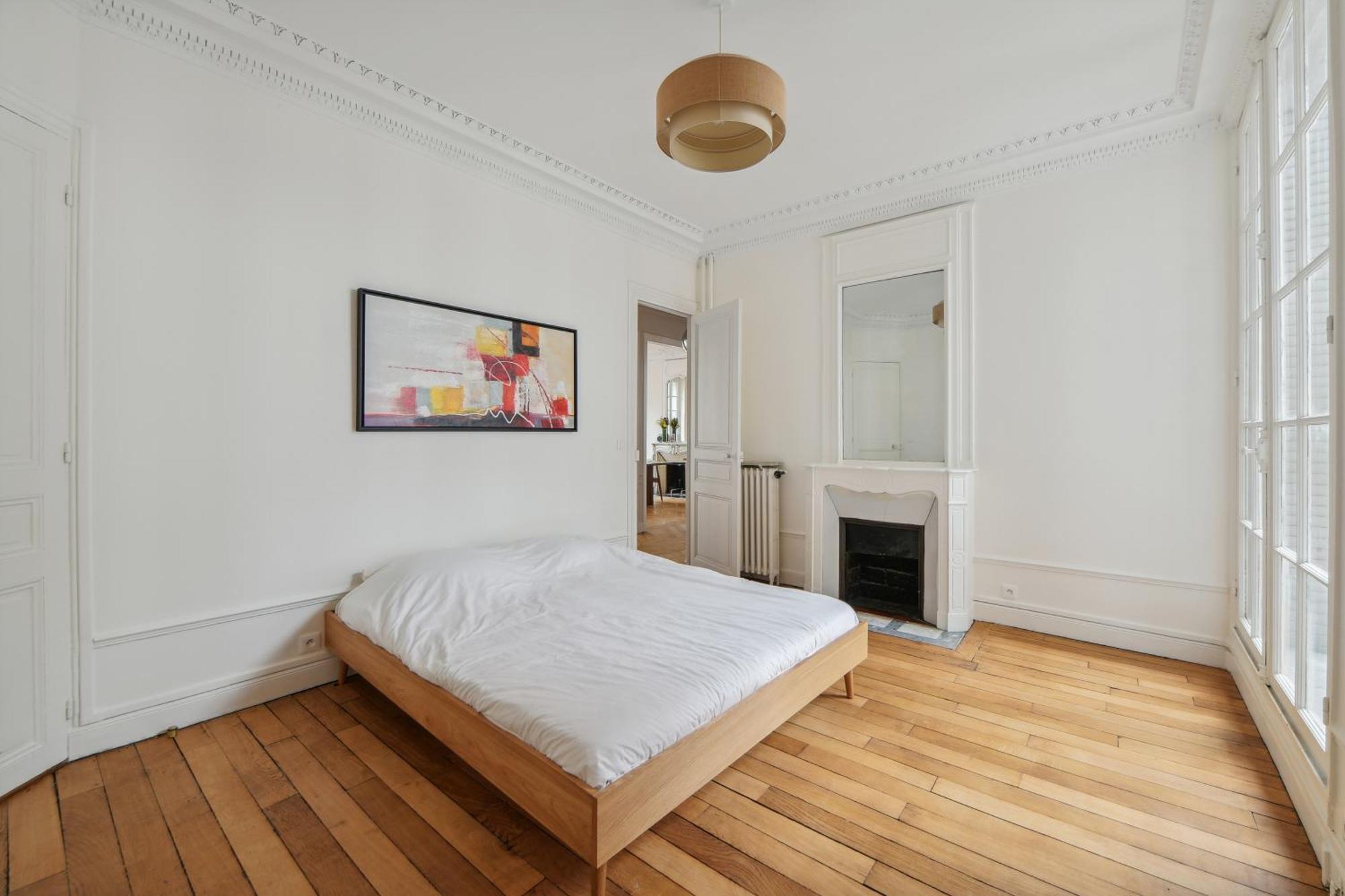 Charming And Cosy In Center Paris